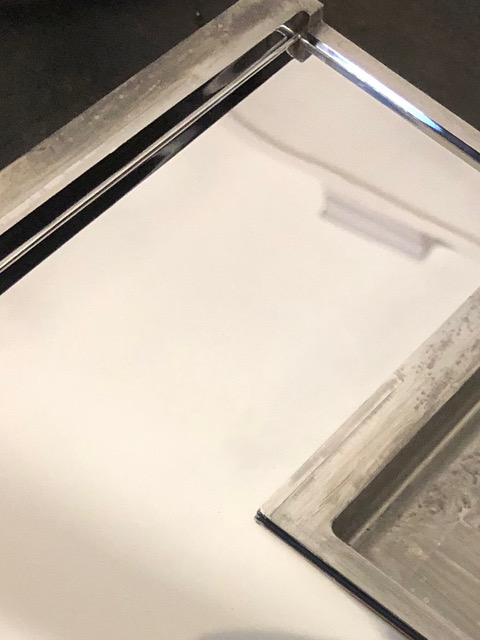 Hochglanzpolierte Werkzeugfläche mit spiegelähnlichem Finish